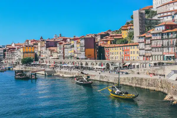Cities and cultural landmarks along the Douro river cruise route